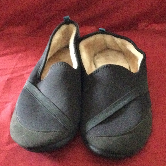 KOZikicks Slippers - Picture 2 of 7